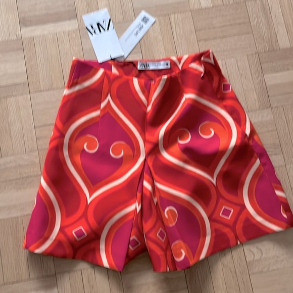 Zara Pants - Short from Zara … new with tag!